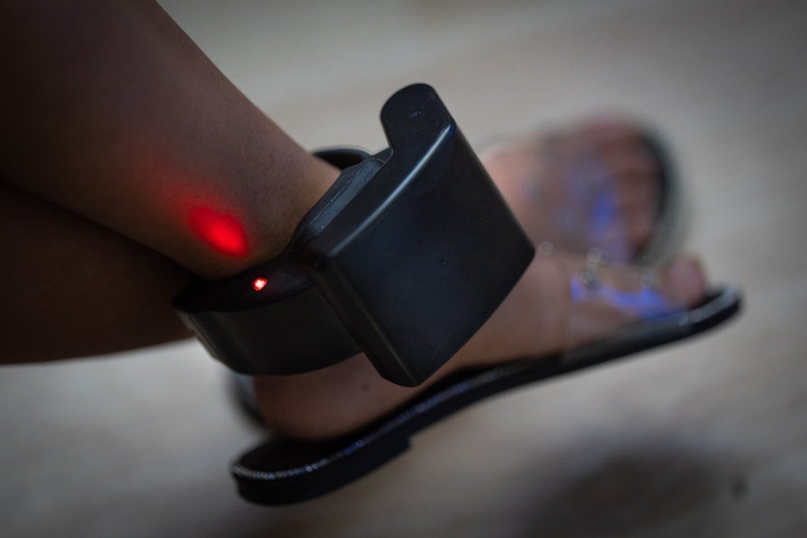 Bracelet électronique pour les Haïtiens aux États-Unis : pourquoi cette mesure suscite autant de questions ?